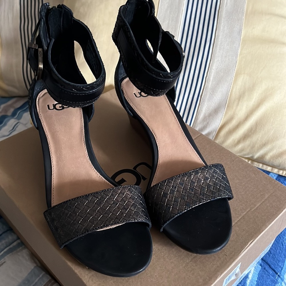 Shoes - Picture 3 of 5